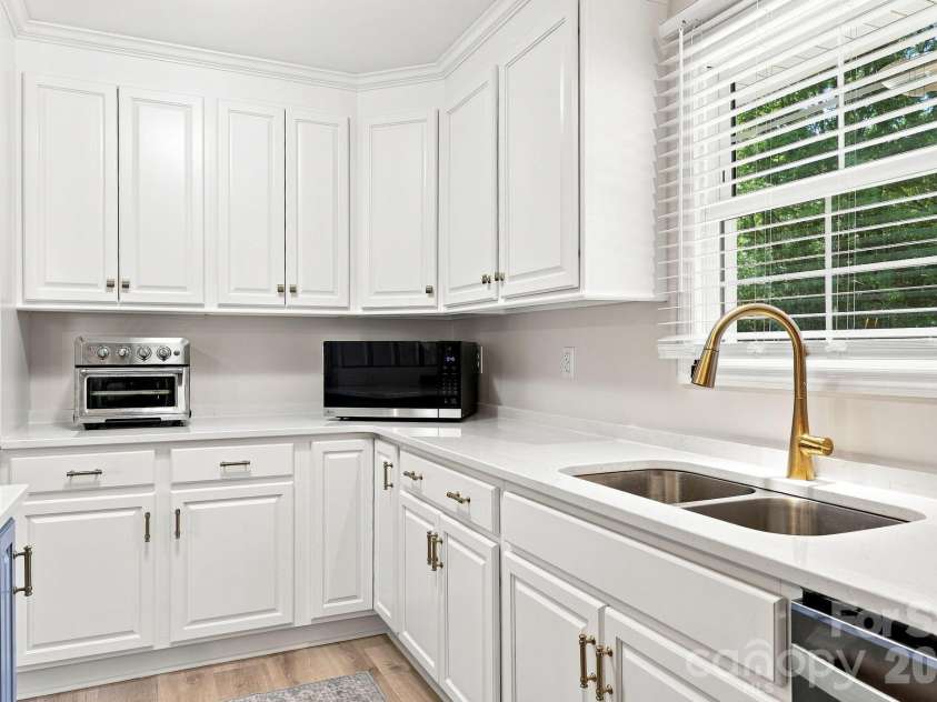 178 Woodland Drive, Concord, NC 28025.  MLS# CAR4422590, YatesRealty ID 49455. 