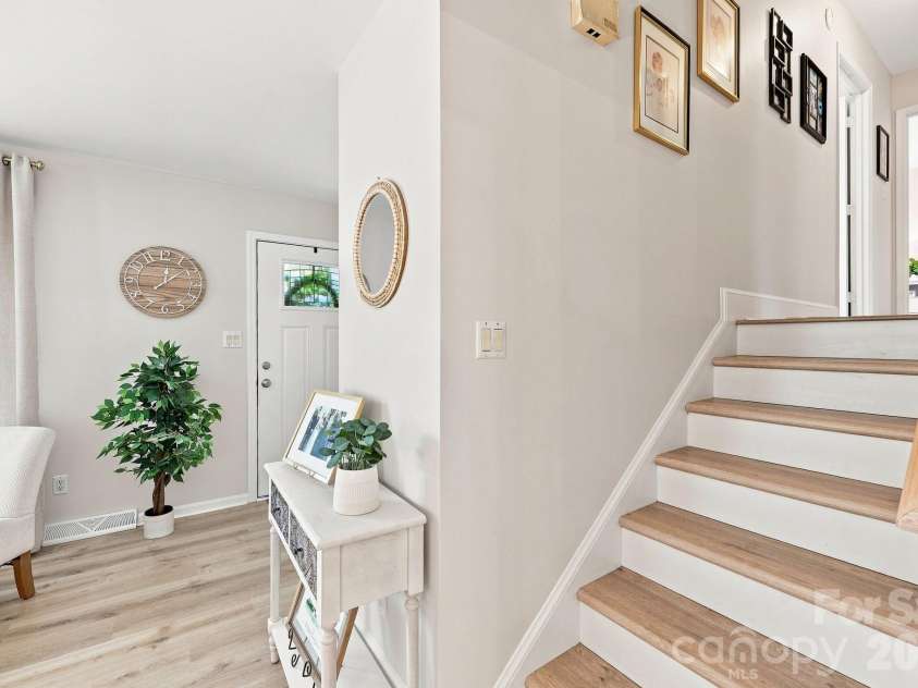178 Woodland Drive, Concord, NC 28025.  MLS# CAR4422590, YatesRealty ID 49455. 
