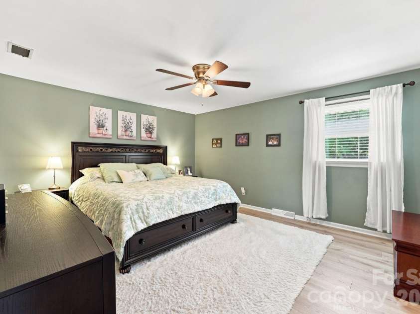 178 Woodland Drive, Concord, NC 28025.  MLS# CAR4422590, YatesRealty ID 49455. 