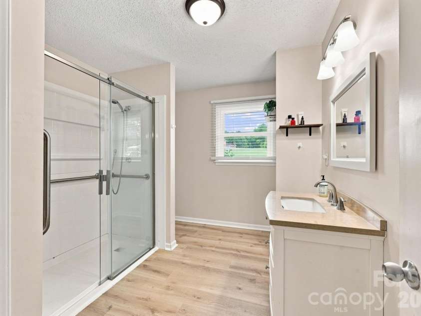178 Woodland Drive, Concord, NC 28025.  MLS# CAR4422590, YatesRealty ID 49455. 