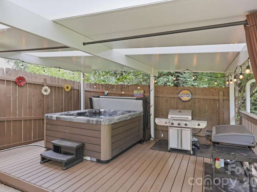 178 Woodland Drive, Concord, NC 28025.  MLS# CAR4422590, YatesRealty ID 49455. 