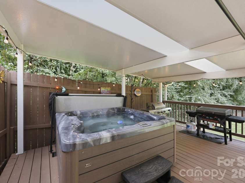 178 Woodland Drive, Concord, NC 28025.  MLS# CAR4422590, YatesRealty ID 49455. 