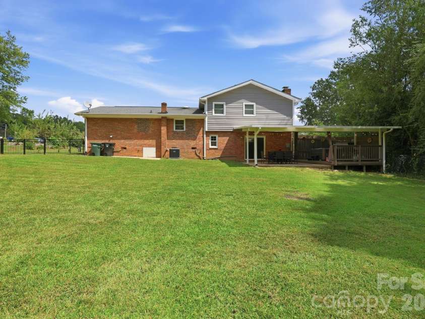 178 Woodland Drive, Concord, NC 28025.  MLS# CAR4422590, YatesRealty ID 49455. 