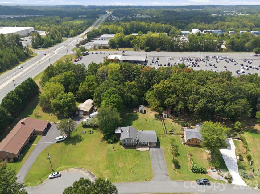 178 Woodland Drive, Concord, NC 28025.  MLS# CAR4422590, YatesRealty ID 49455. 