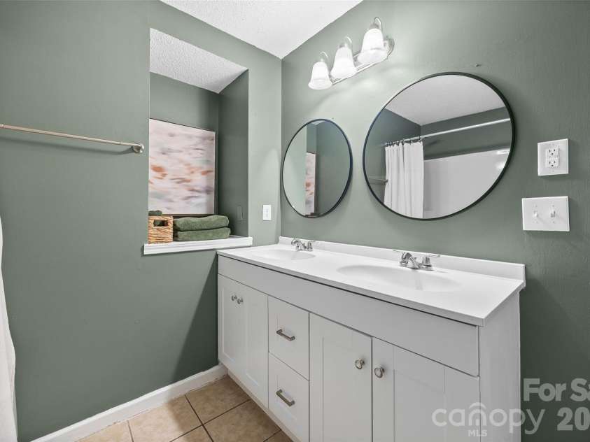668 Lynville Lane, Rock Hill, SC 29730.  MLS# CAR4421852, YatesRealty ID 49458. 