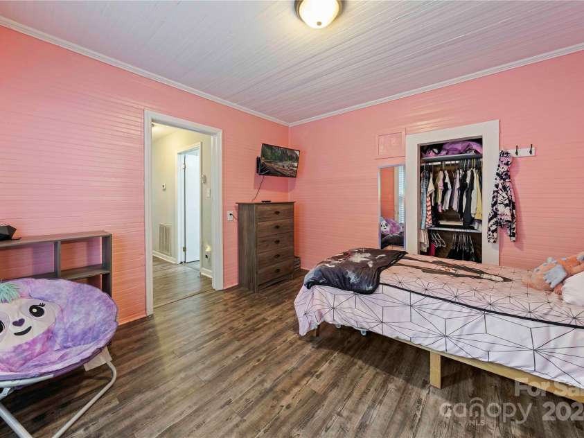 229 Friendship Drive, Ellenboro, NC 28040.  MLS# CAR4182765, YatesRealty ID 4946. Bedroom