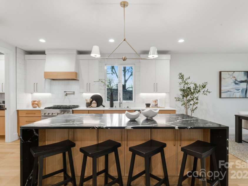 4658 Murrayhill Road, Charlotte, NC 28209.  MLS# CAR4320066, YatesRealty ID 4946. 