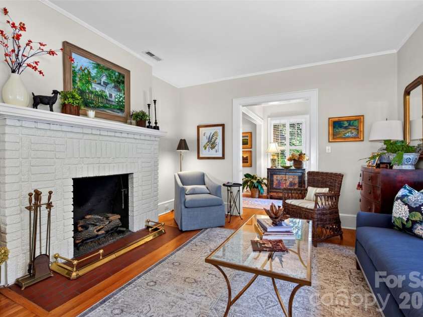 36 Mount Vernon Circle, Asheville, NC 28804.  MLS# CAR4417652, YatesRealty ID 49462. 