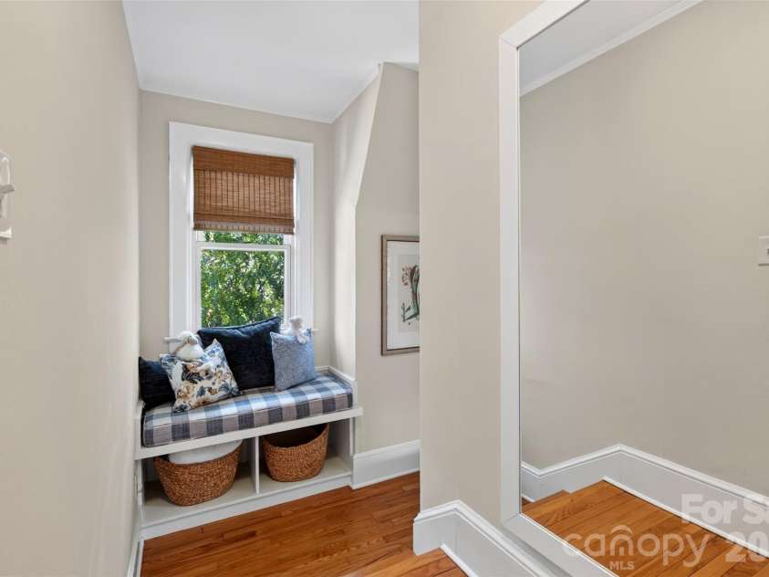 36 Mount Vernon Circle, Asheville, NC 28804.  MLS# CAR4417652, YatesRealty ID 49462. 