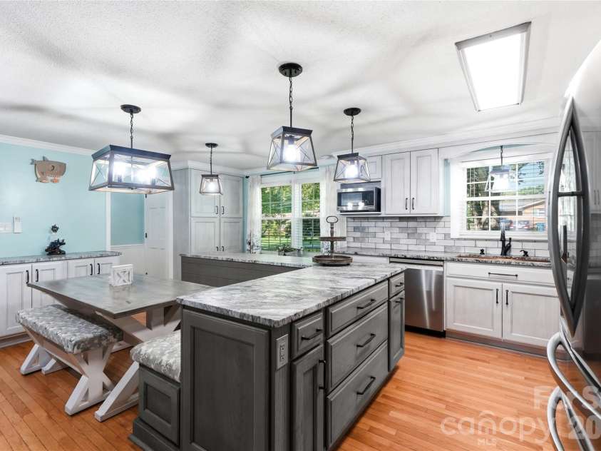1690 26th Street, Hickory, NC 28601.  MLS# CAR4419006, YatesRealty ID 49464. 