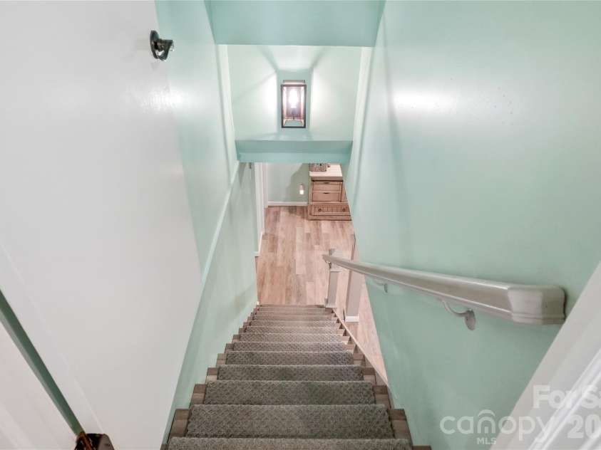 1690 26th Street, Hickory, NC 28601.  MLS# CAR4419006, YatesRealty ID 49464. 