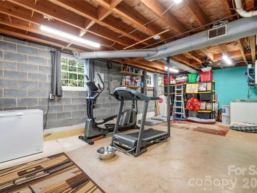 1690 26th Street, Hickory, NC 28601.  MLS# CAR4419006, YatesRealty ID 49464. 