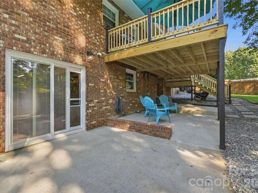 1690 26th Street, Hickory, NC 28601.  MLS# CAR4419006, YatesRealty ID 49464. 