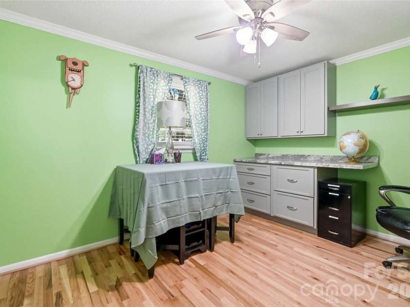 1690 26th Street, Hickory, NC 28601.  MLS# CAR4419006, YatesRealty ID 49464. Current use is for home school