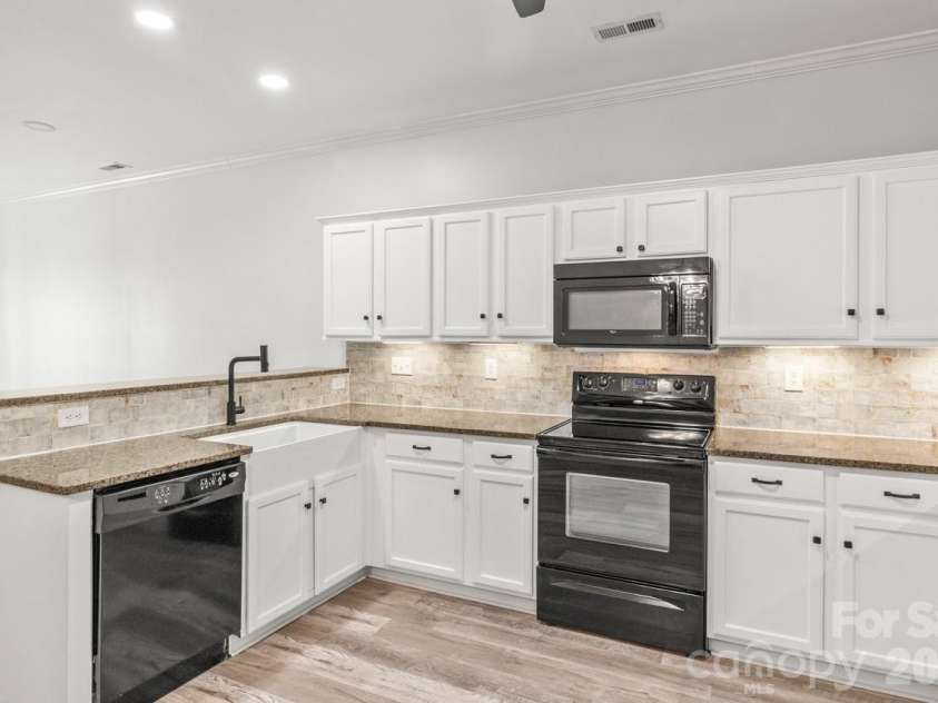 108 Ranney Way, Mooresville, NC 28117.  MLS# CAR4421042, YatesRealty ID 49466. 