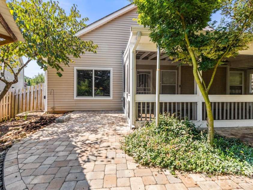 108 Ranney Way, Mooresville, NC 28117.  MLS# CAR4421042, YatesRealty ID 49466. 