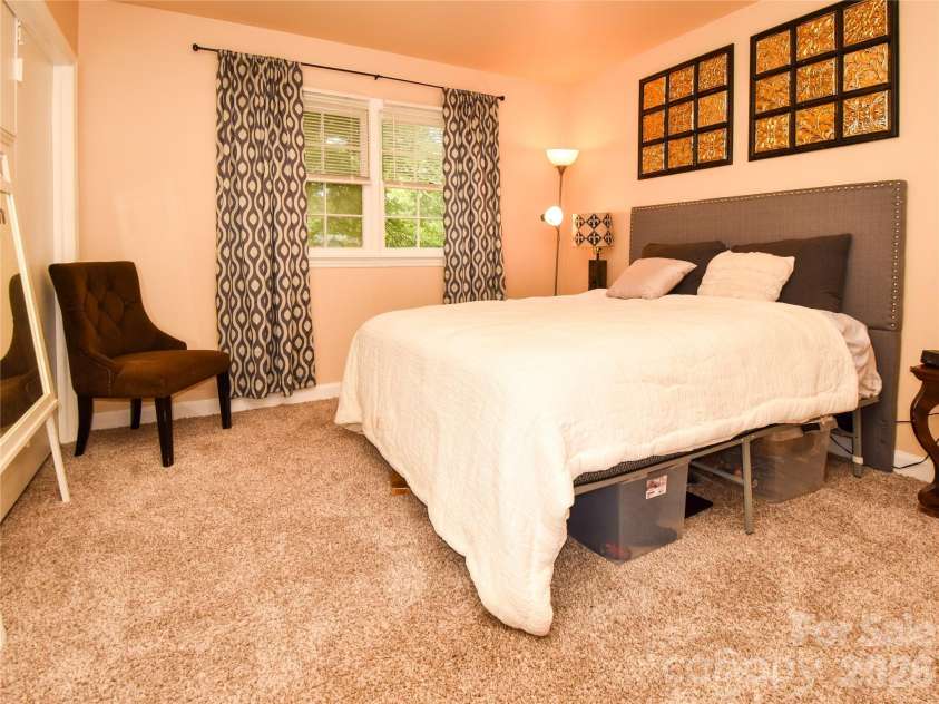 2890 Carriage Drive, Winston Salem, NC 27106.  MLS# CAR4393723, YatesRealty ID 49467. 