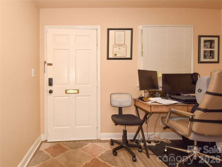 2890 Carriage Drive, Winston Salem, NC 27106.  MLS# CAR4393723, YatesRealty ID 49467. 