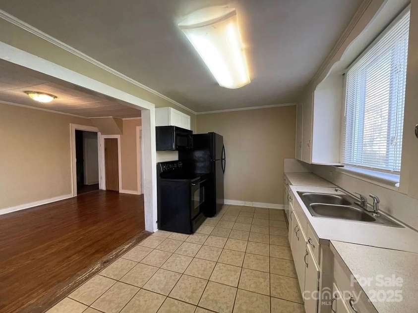 103 Falls Street, Kings Mountain, NC 28086.  MLS# CAR4321685, YatesRealty ID 4947. 