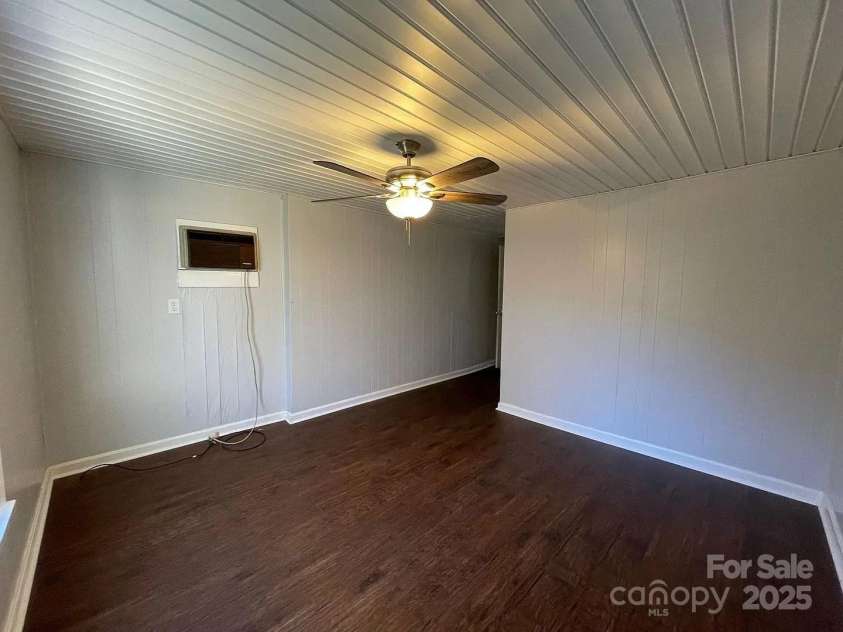 103 Falls Street, Kings Mountain, NC 28086.  MLS# CAR4321685, YatesRealty ID 4947. 