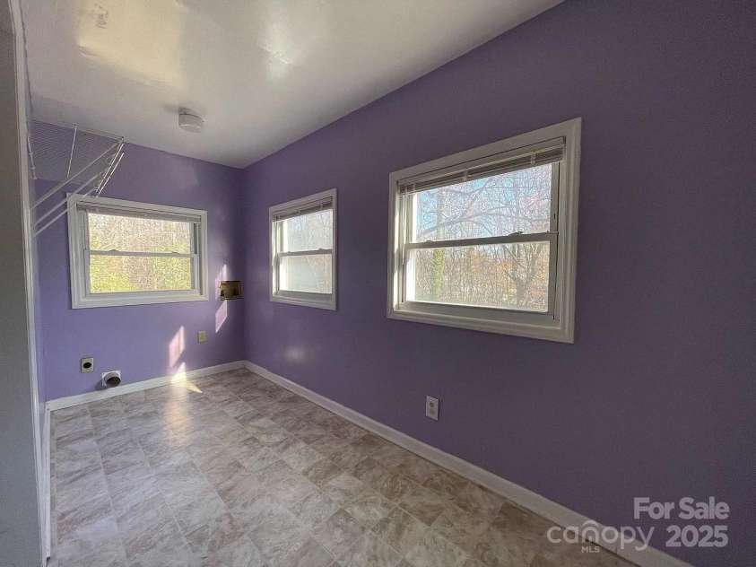 103 Falls Street, Kings Mountain, NC 28086.  MLS# CAR4321685, YatesRealty ID 4947. 