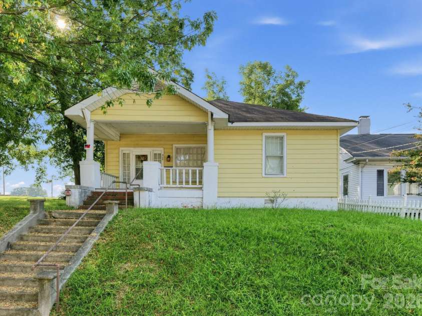 515 Church Street, Salisbury, NC 28144.  MLS# CAR4422669, YatesRealty ID 49471. 
