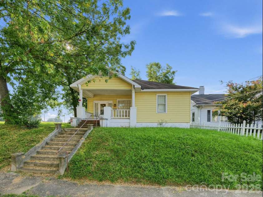 515 Church Street, Salisbury, NC 28144.  MLS# CAR4422669, YatesRealty ID 49471. 