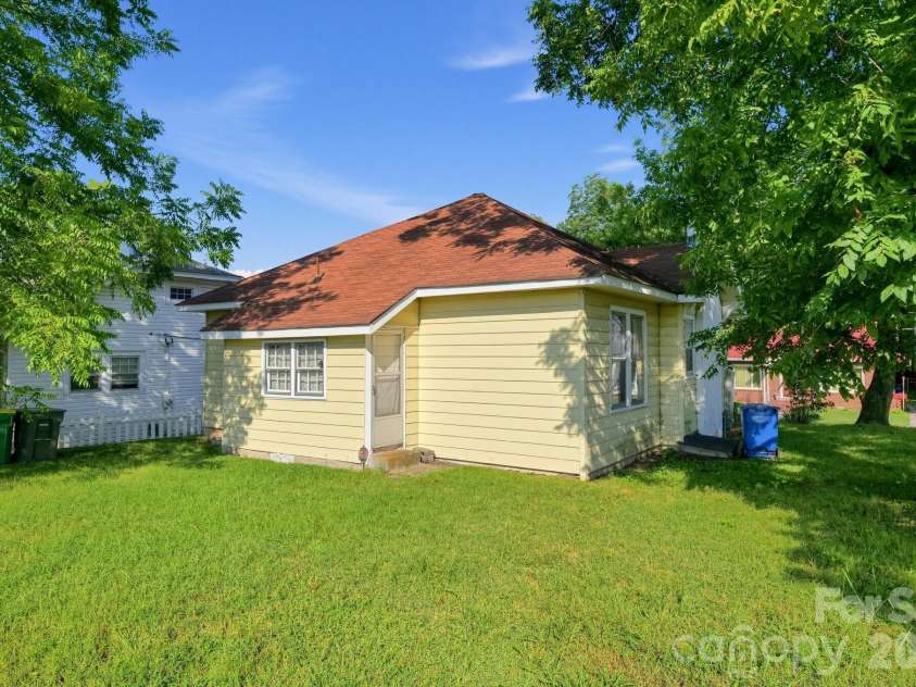 515 Church Street, Salisbury, NC 28144.  MLS# CAR4422669, YatesRealty ID 49471. 