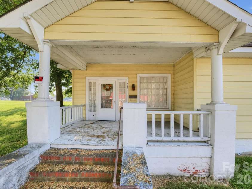 515 Church Street, Salisbury, NC 28144.  MLS# CAR4422669, YatesRealty ID 49471. 