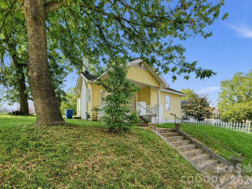 515 Church Street, Salisbury, NC 28144.  MLS# CAR4422669, YatesRealty ID 49471. 
