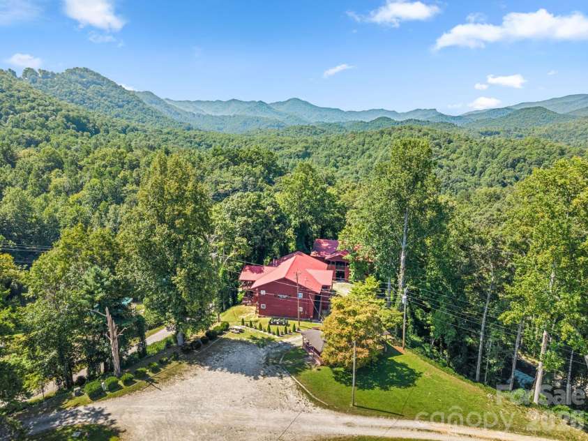 55 Observation Point Road, Bryson City, NC 28713.  MLS# CAR4422662, YatesRealty ID 49472. 