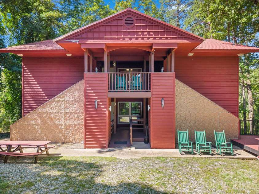 55 Observation Point Road, Bryson City, NC 28713.  MLS# CAR4422662, YatesRealty ID 49472. 