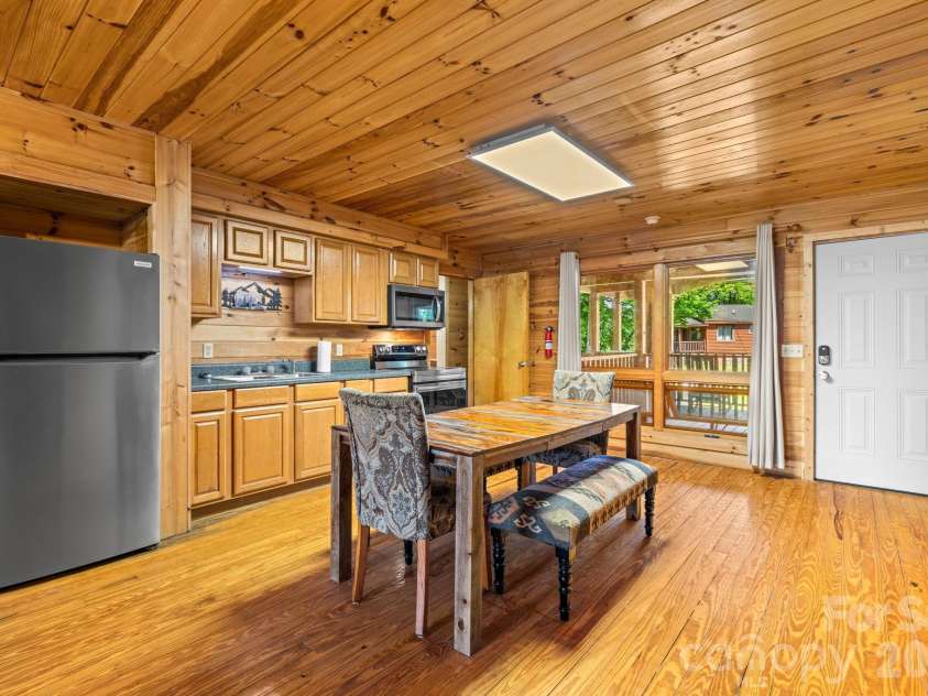 55 Observation Point Road, Bryson City, NC 28713.  MLS# CAR4422662, YatesRealty ID 49472. 