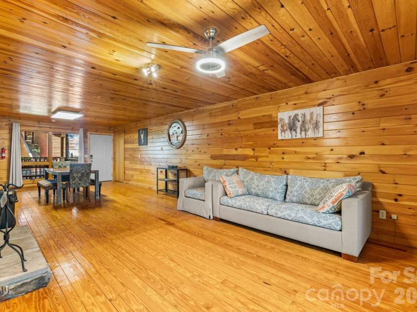 55 Observation Point Road, Bryson City, NC 28713.  MLS# CAR4422662, YatesRealty ID 49472. 