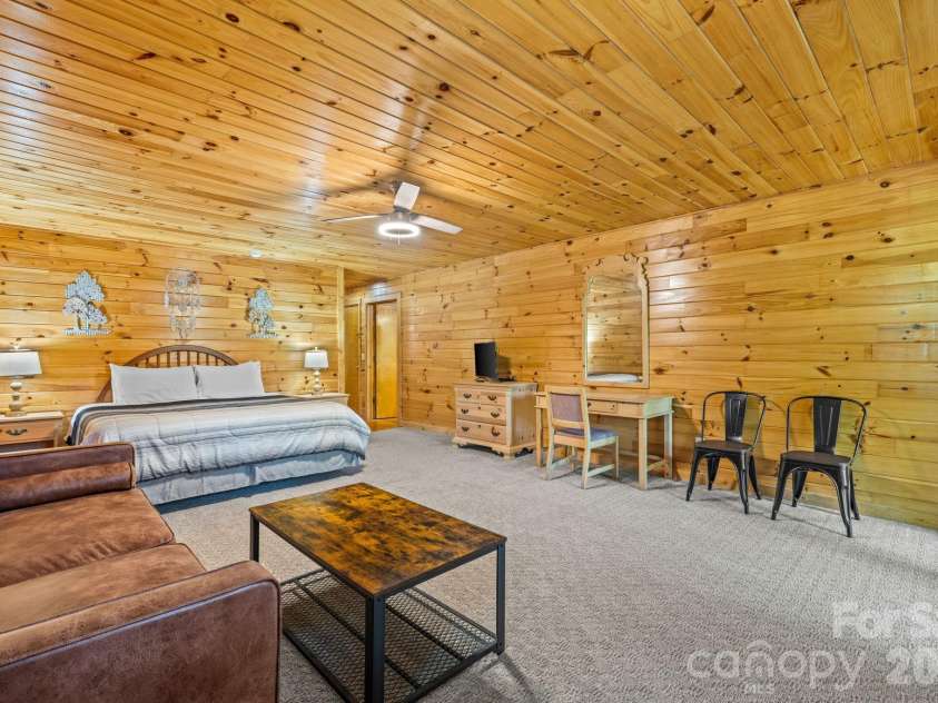 55 Observation Point Road, Bryson City, NC 28713.  MLS# CAR4422662, YatesRealty ID 49472. 