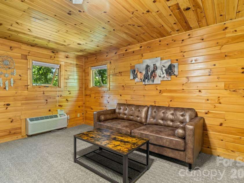 55 Observation Point Road, Bryson City, NC 28713.  MLS# CAR4422662, YatesRealty ID 49472. 