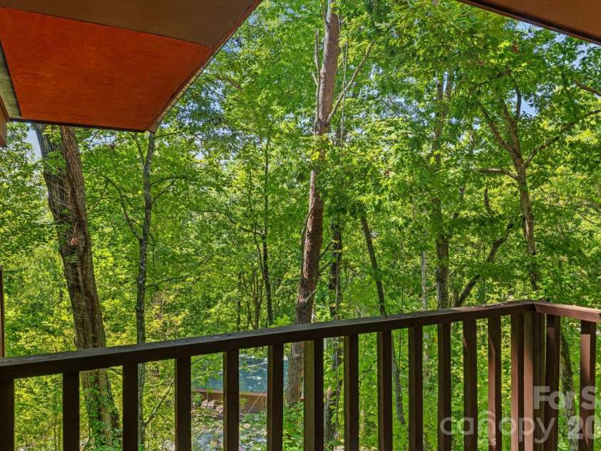 55 Observation Point Road, Bryson City, NC 28713.  MLS# CAR4422662, YatesRealty ID 49472. 