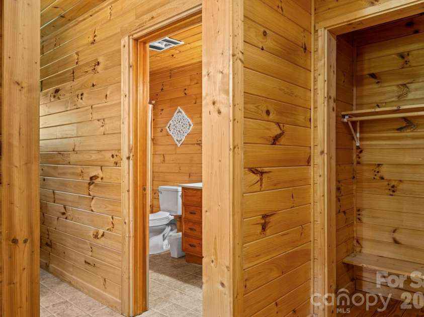55 Observation Point Road, Bryson City, NC 28713.  MLS# CAR4422662, YatesRealty ID 49472. 