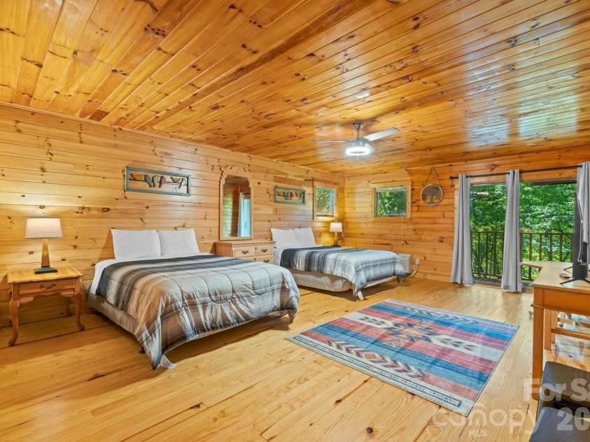 55 Observation Point Road, Bryson City, NC 28713.  MLS# CAR4422662, YatesRealty ID 49472. 