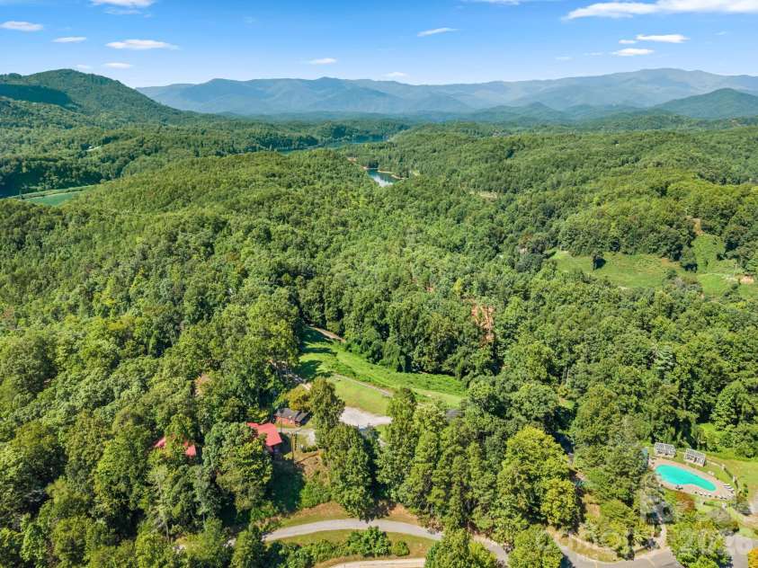 55 Observation Point Road, Bryson City, NC 28713.  MLS# CAR4422662, YatesRealty ID 49472. 
