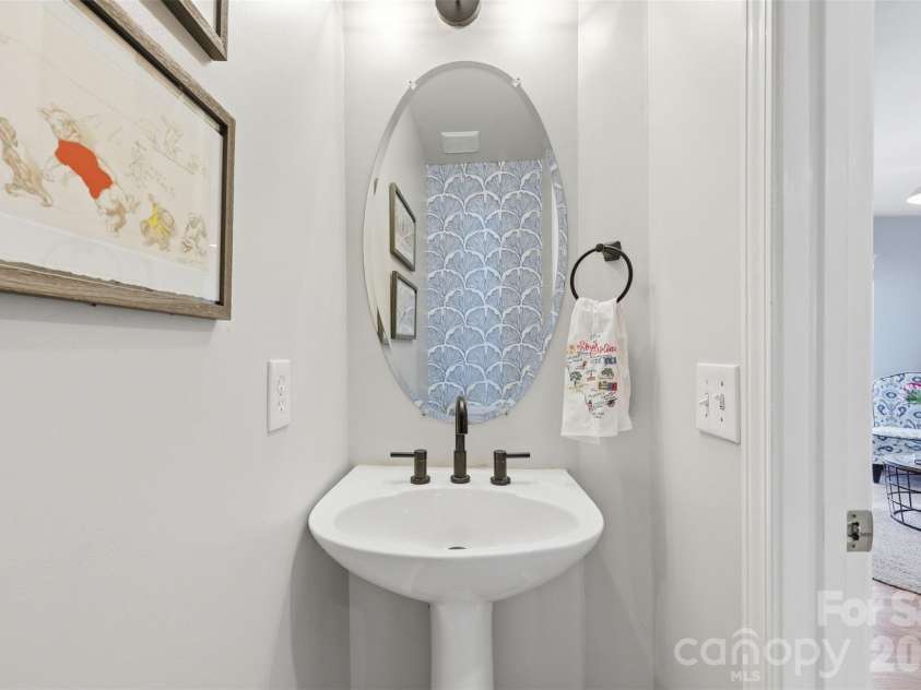1210 Bridge Knot Court, Rock Hill, SC 29732.  MLS# CAR4420408, YatesRealty ID 49474. Half bath on main