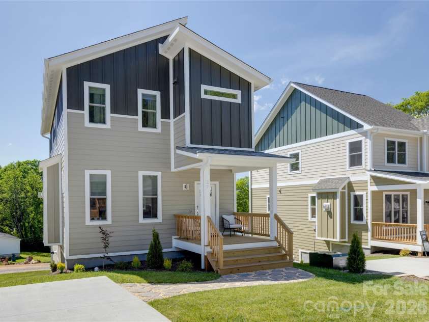 20 Loblolly Lane, Asheville, NC 28803.  MLS# CAR4421344, YatesRealty ID 49476. 