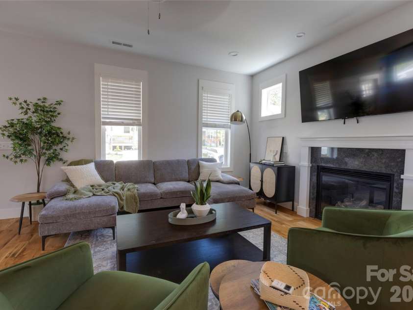 20 Loblolly Lane, Asheville, NC 28803.  MLS# CAR4421344, YatesRealty ID 49476. 