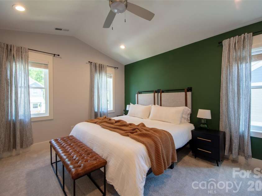 20 Loblolly Lane, Asheville, NC 28803.  MLS# CAR4421344, YatesRealty ID 49476. 