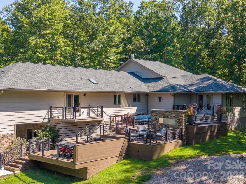 625 Echo Valley Drive, Bryson City, NC 28713.  MLS# CAR4422570, YatesRealty ID 49479. 