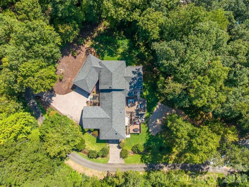 625 Echo Valley Drive, Bryson City, NC 28713.  MLS# CAR4422570, YatesRealty ID 49479. 