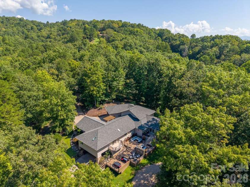 625 Echo Valley Drive, Bryson City, NC 28713.  MLS# CAR4422570, YatesRealty ID 49479. 