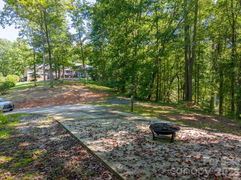 625 Echo Valley Drive, Bryson City, NC 28713.  MLS# CAR4422570, YatesRealty ID 49479. 