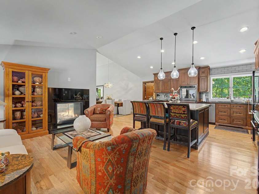 625 Echo Valley Drive, Bryson City, NC 28713.  MLS# CAR4422570, YatesRealty ID 49479. 