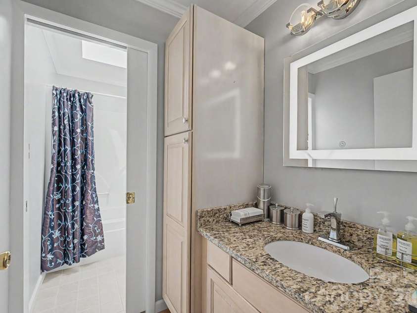 625 Echo Valley Drive, Bryson City, NC 28713.  MLS# CAR4422570, YatesRealty ID 49479. 